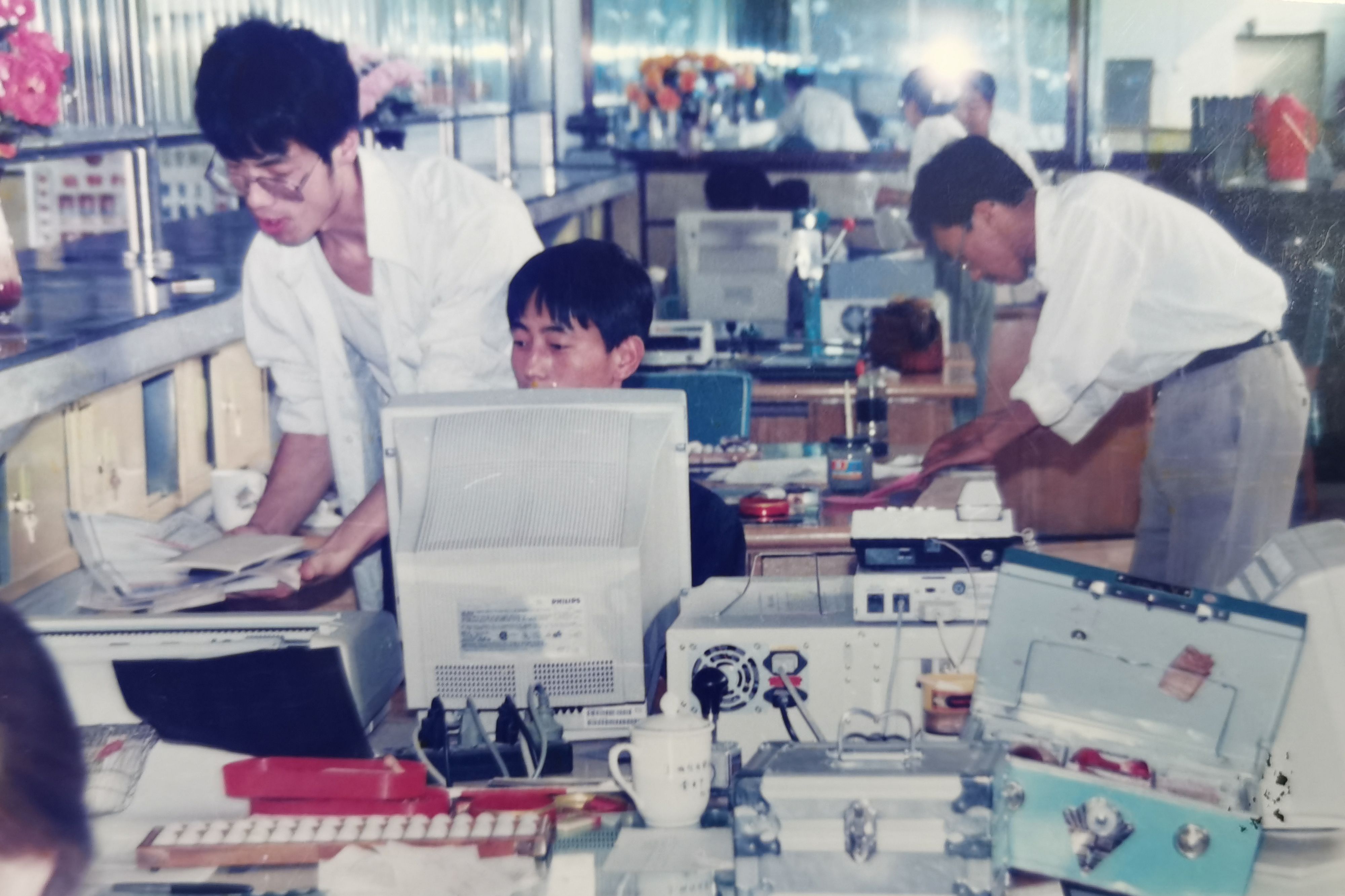 73.《變遷與堅守》長治審計中心張寅——2021年壺關(guān)農(nóng)商銀行工作人員在山后村委代收款項 (4) 73.《變遷與堅守》長治審計中心張寅——2021年壺關(guān)農(nóng)商銀行工作人員在山后村委代收款項 (4)