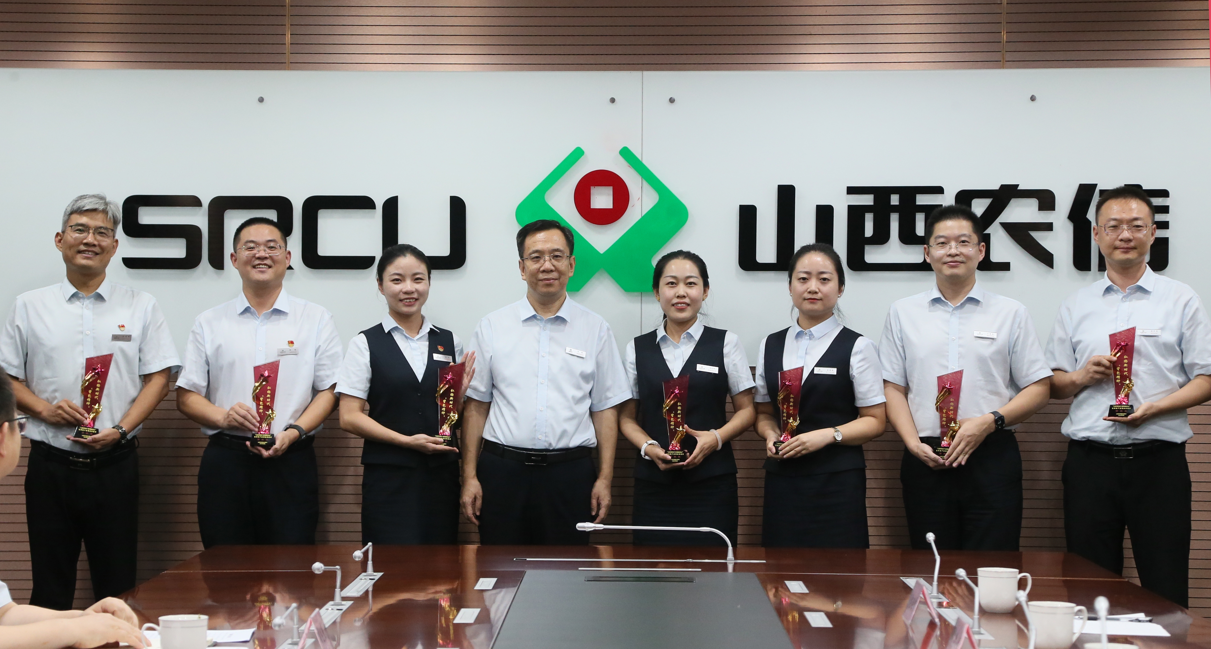 任凱：深入學(xué)習(xí)領(lǐng)會(huì)新時(shí)代“背包精神”的政治、使命和作風(fēng)要求，把準(zhǔn)方向、忠誠(chéng)履職，以優(yōu)質(zhì)服務(wù)踐行為民初心